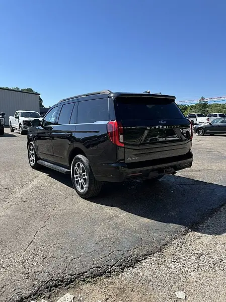 2025 Ford Expedition - $59,998