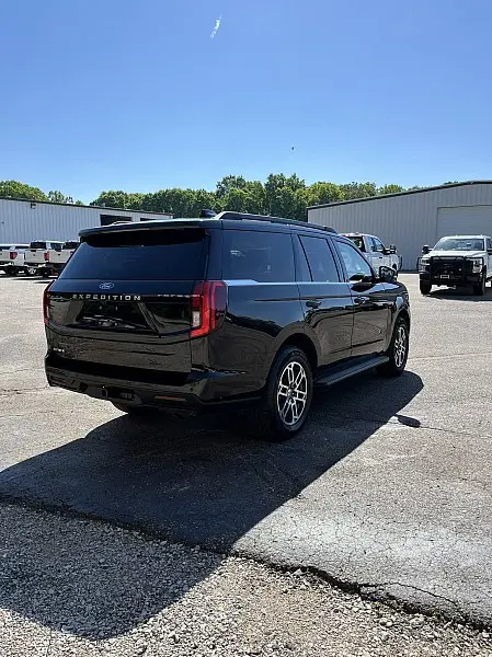 2025 Ford Expedition - $59,998