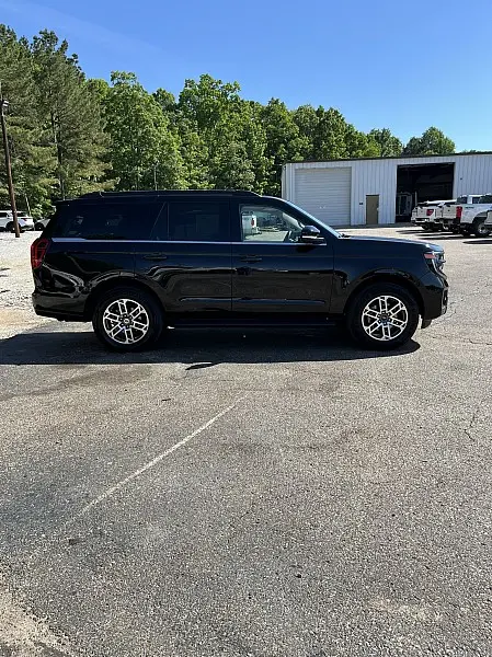 2025 Ford Expedition - $59,998