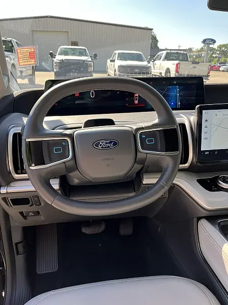 2025 Ford Expedition - $59,998