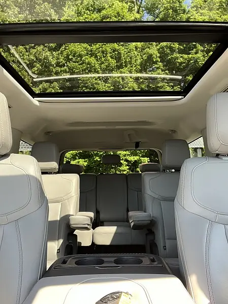 2025 Ford Expedition - $59,998