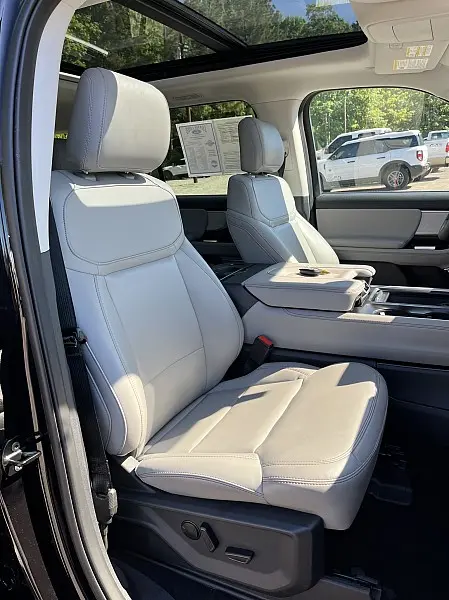 2025 Ford Expedition - $59,998