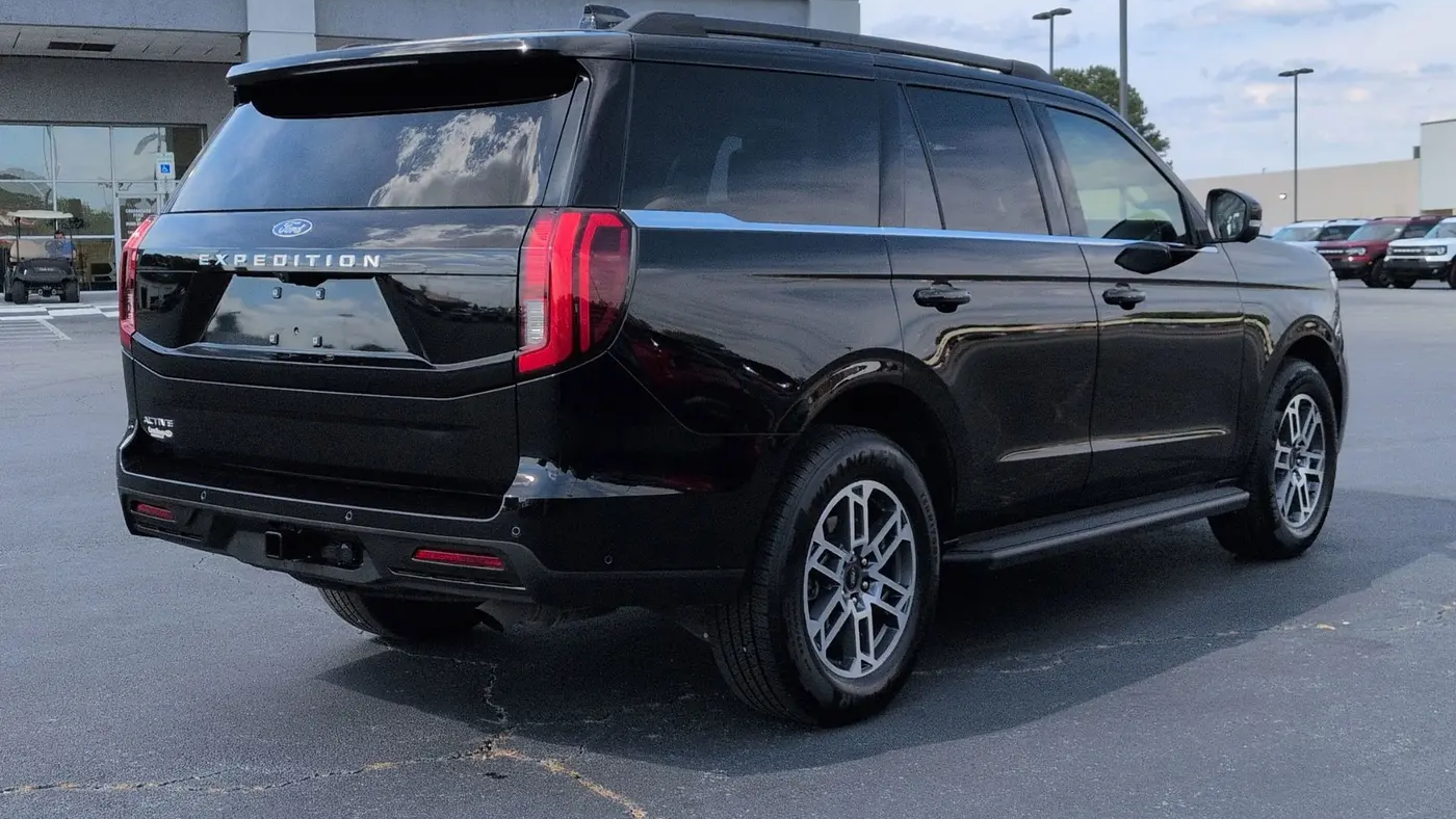 2025 Ford Expedition Active