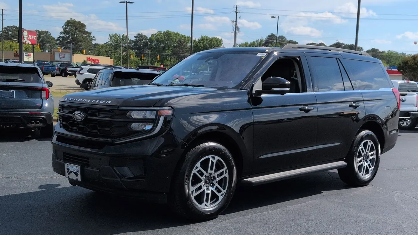 2025 Ford Expedition Active