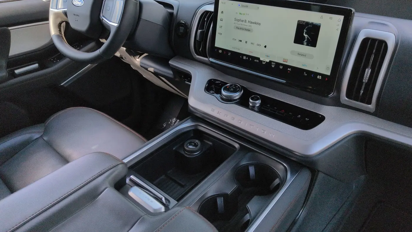 2025 Ford Expedition Active