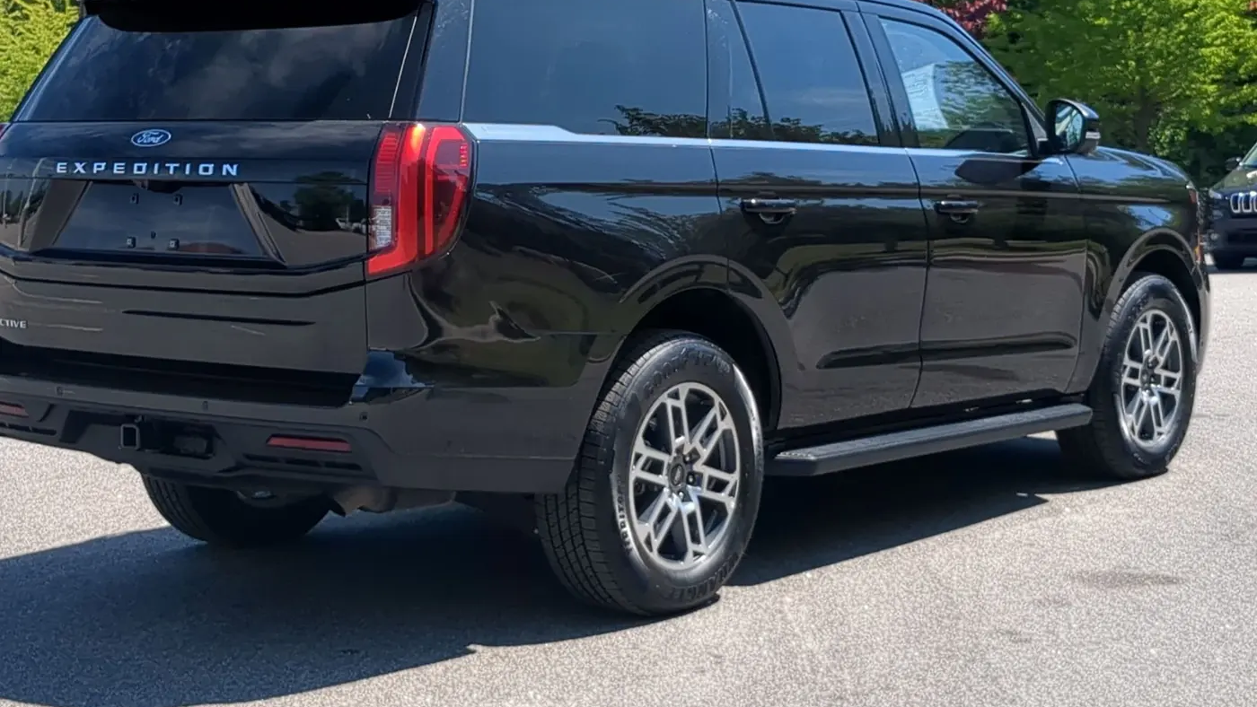 2025 Ford Expedition Active