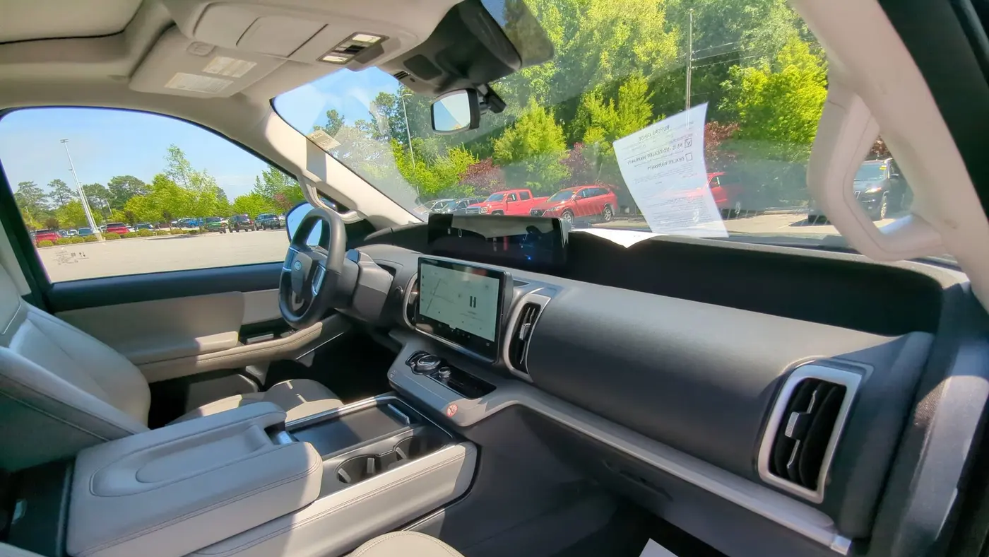 2025 Ford Expedition Active