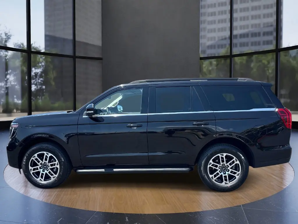 2025 Ford Expedition - $62,995