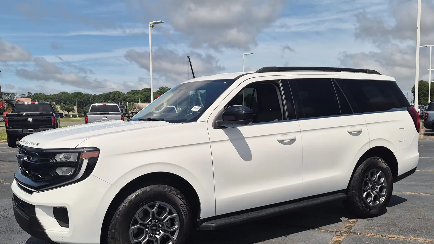 2025 Ford Expedition Active