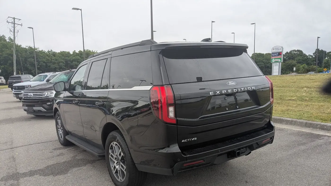 2025 Ford Expedition Active