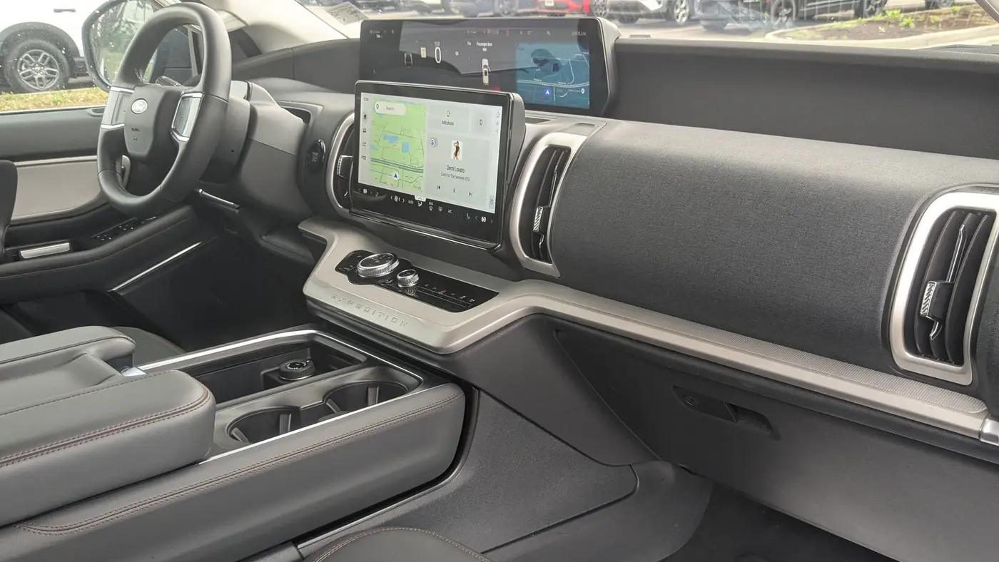 2025 Ford Expedition Active