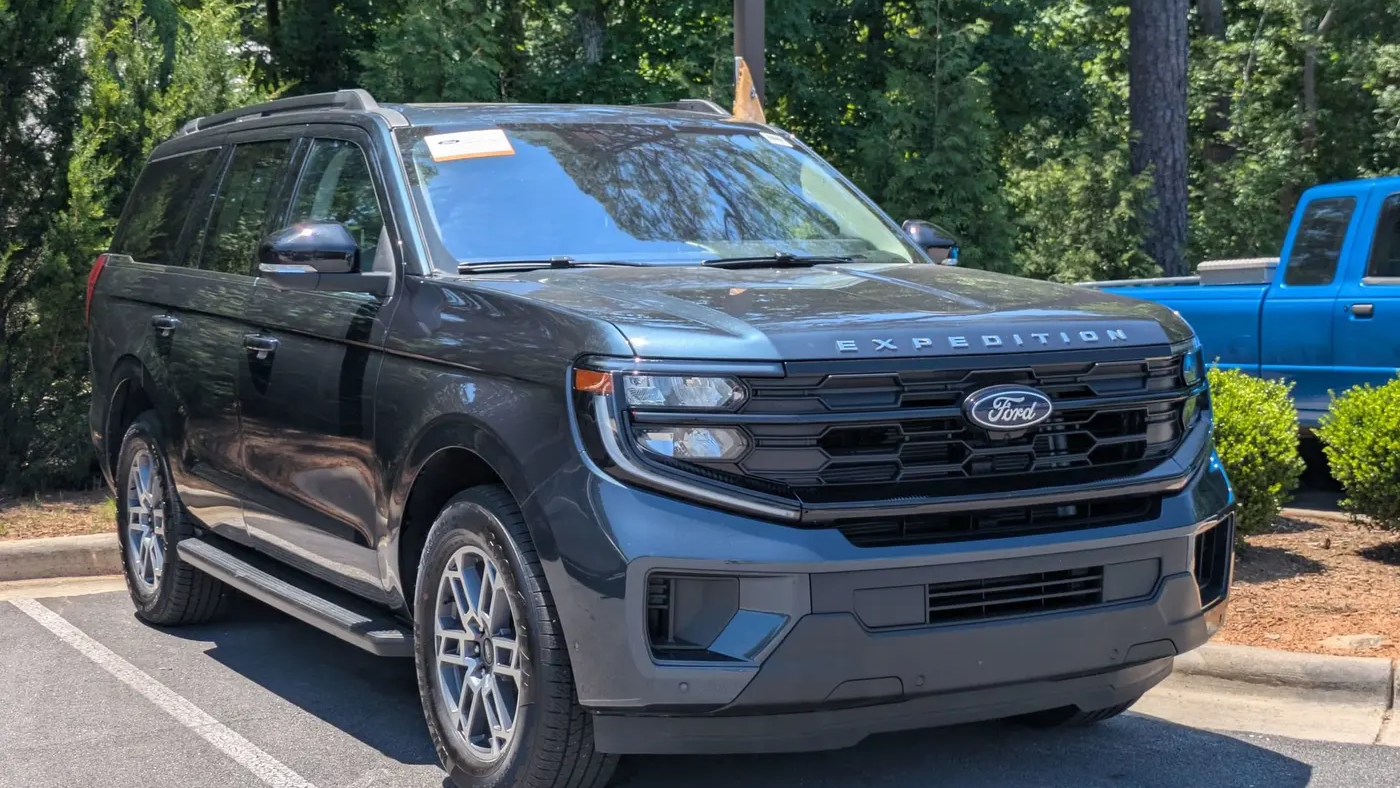 2025 Ford Expedition Active
