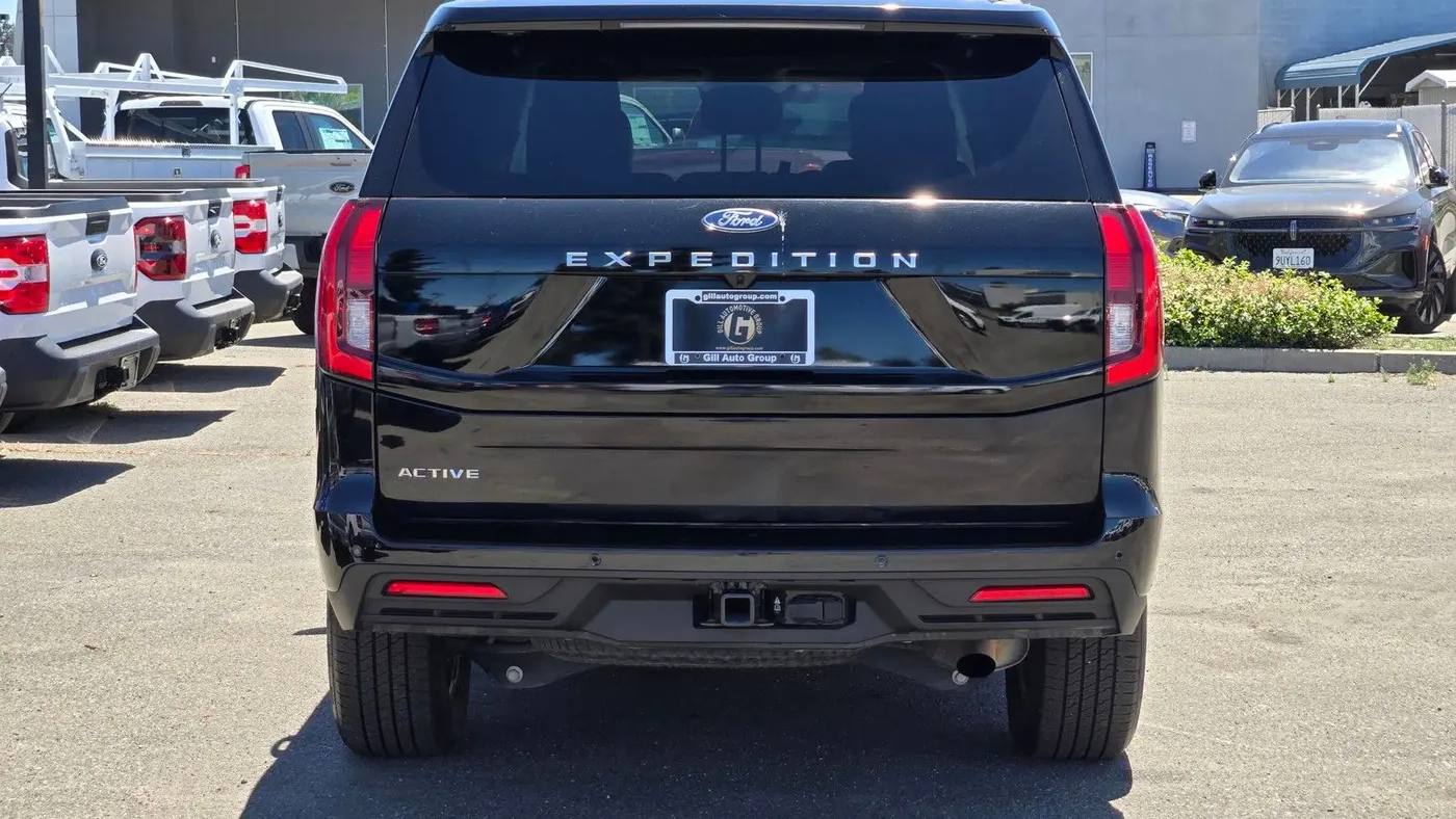 2025 Ford Expedition Active