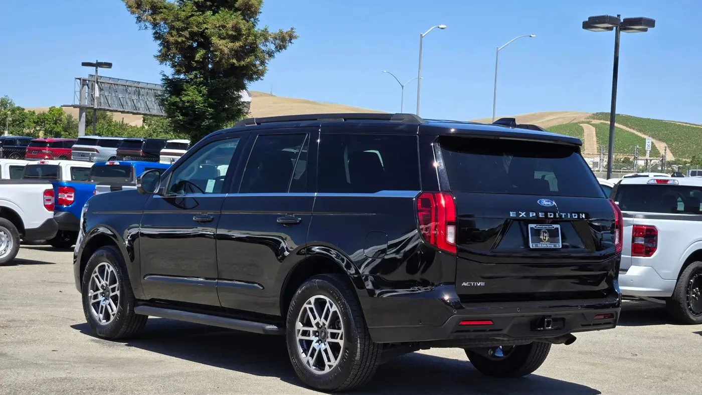 2025 Ford Expedition Active