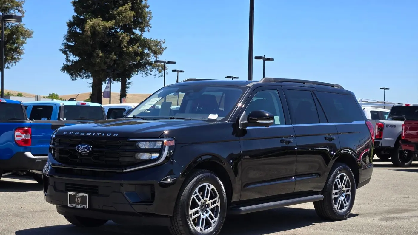 2025 Ford Expedition Active