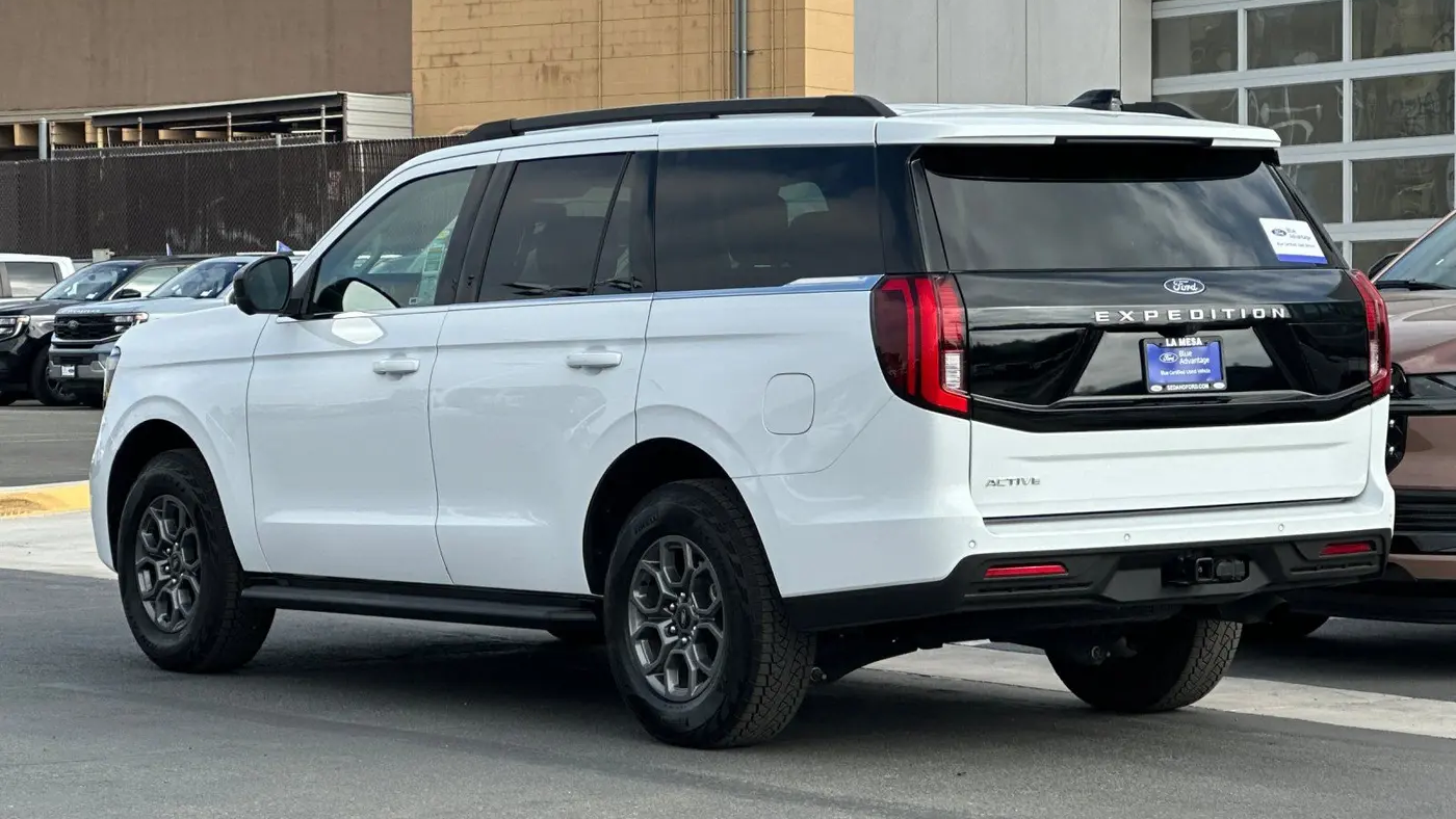 2025 Ford Expedition Active