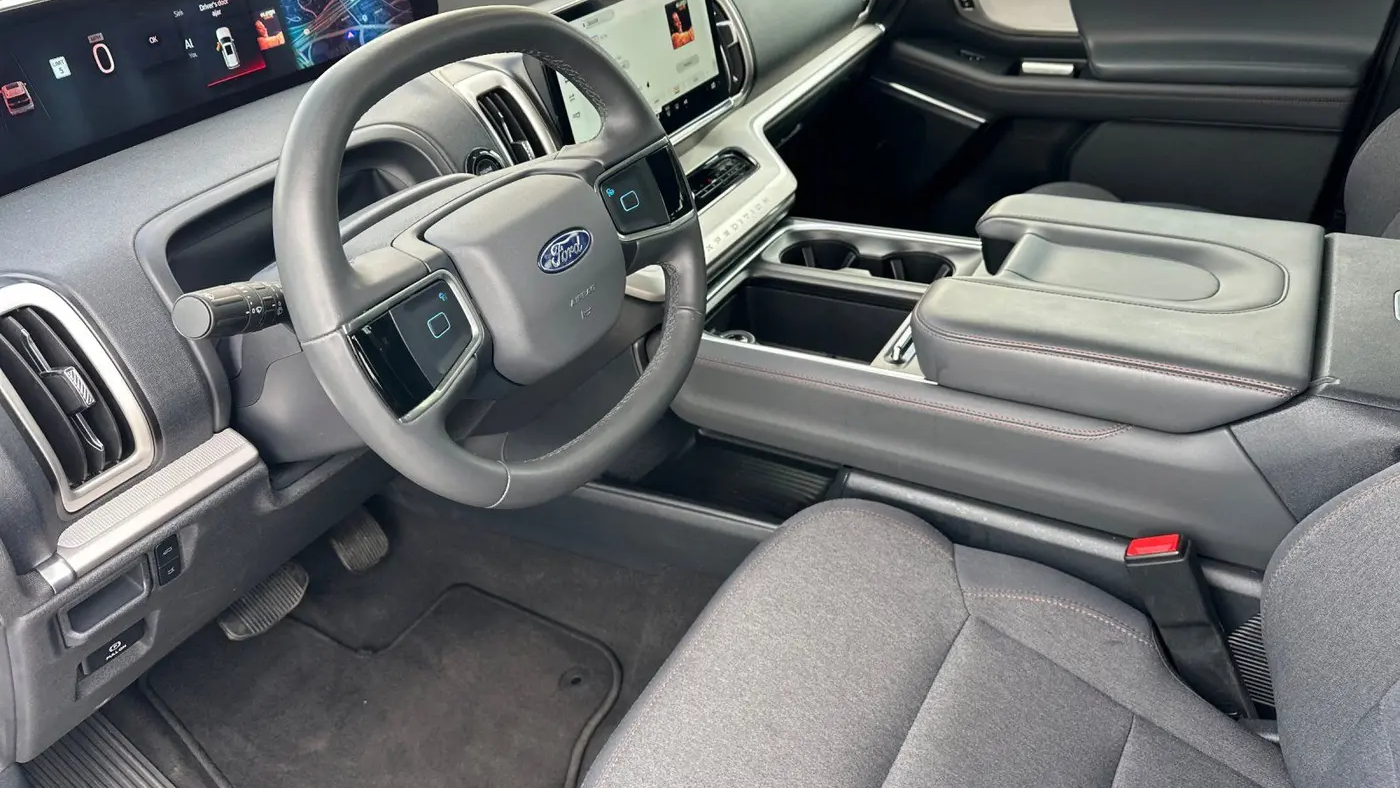 2025 Ford Expedition Active
