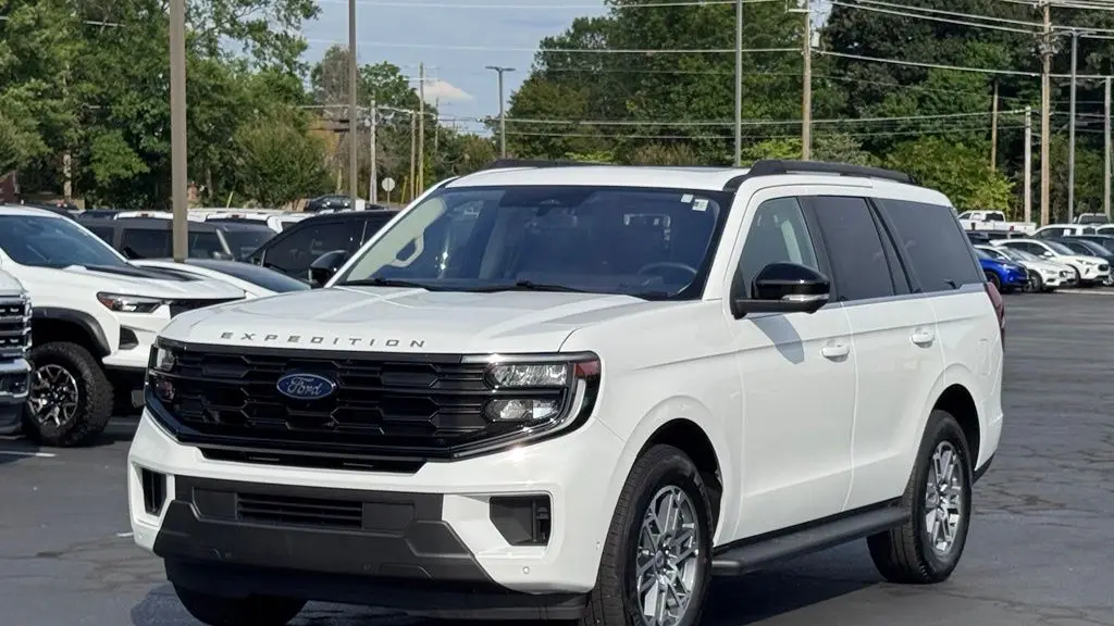 2025 Ford Expedition Active
