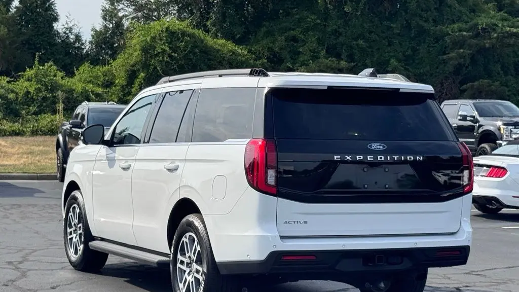 2025 Ford Expedition Active