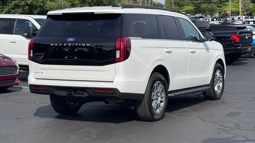 2025 Ford Expedition Active