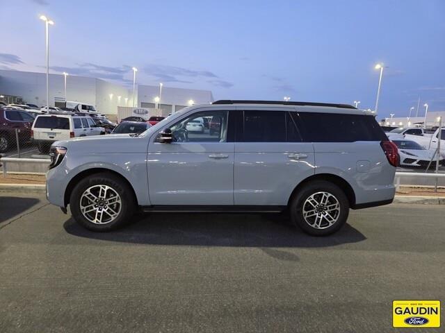 2025 Ford Expedition Active — photo 1 of 4