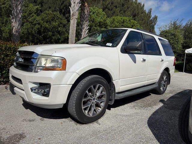 2017 Ford Expedition - $17,400