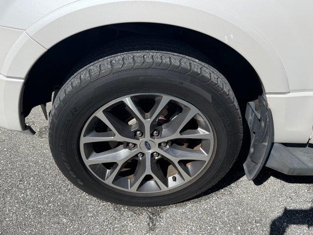2017 Ford Expedition - $17,400