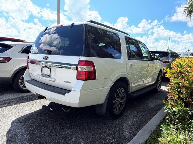 2017 Ford Expedition - $17,400