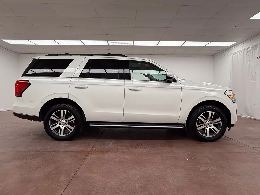 2022 Ford Expedition - $32,775