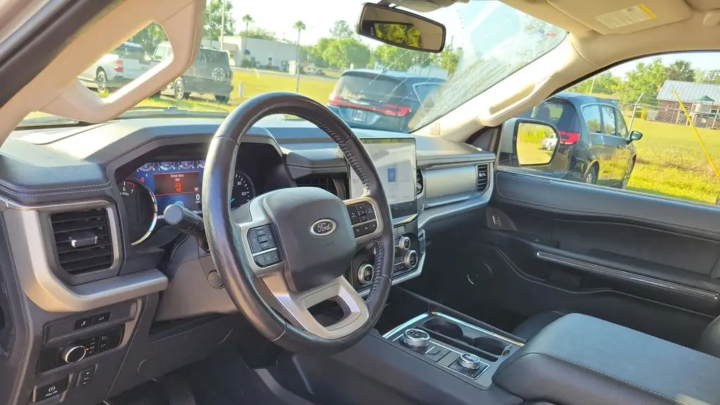2024 Ford Expedition XLT