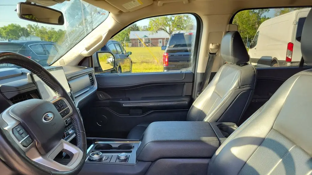 2024 Ford Expedition XLT