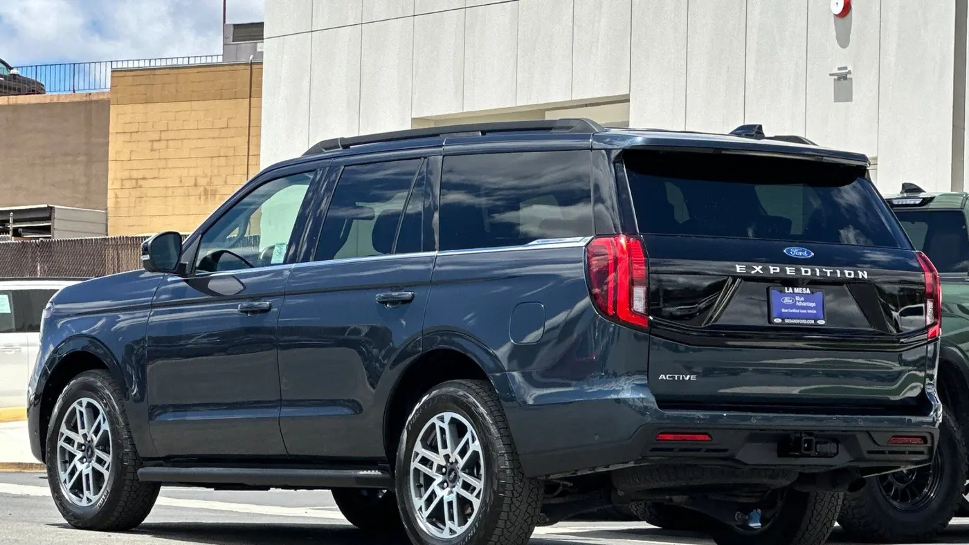 2025 Ford Expedition Active