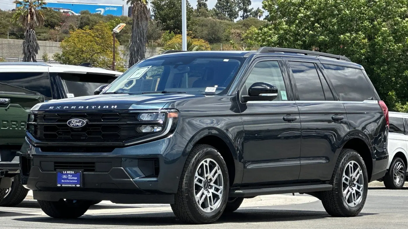 2025 Ford Expedition Active