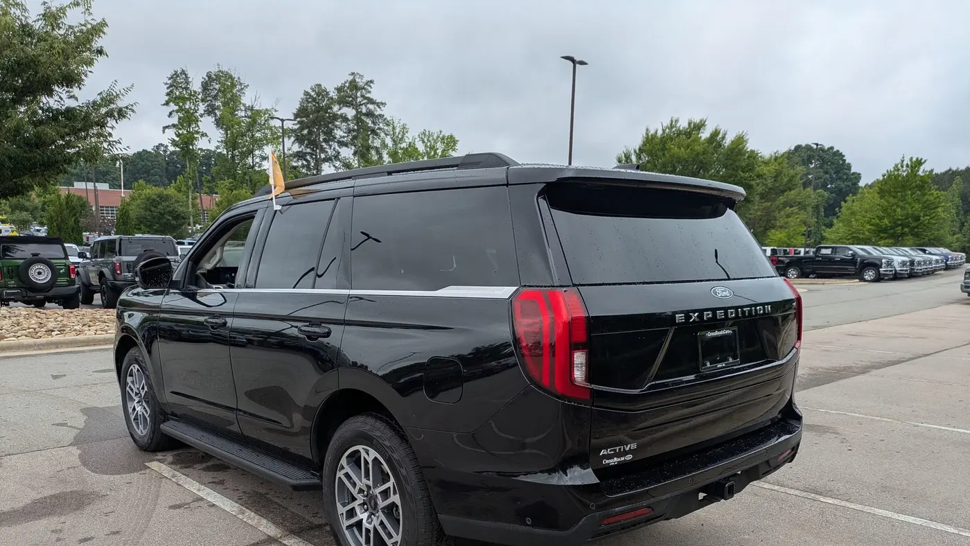 2025 Ford Expedition Active