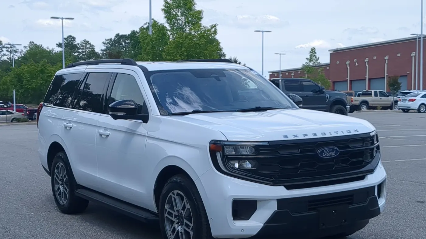 2025 Ford Expedition Active