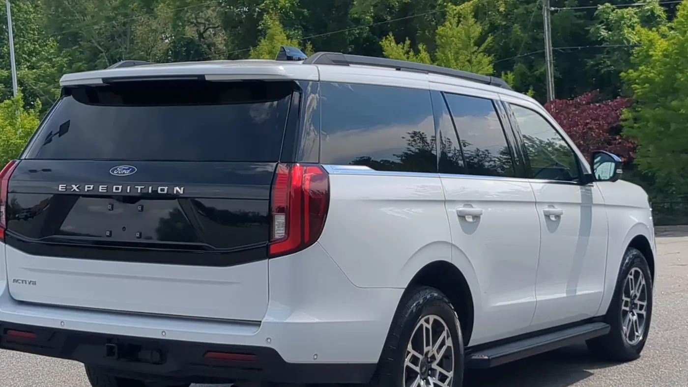 2025 Ford Expedition Active
