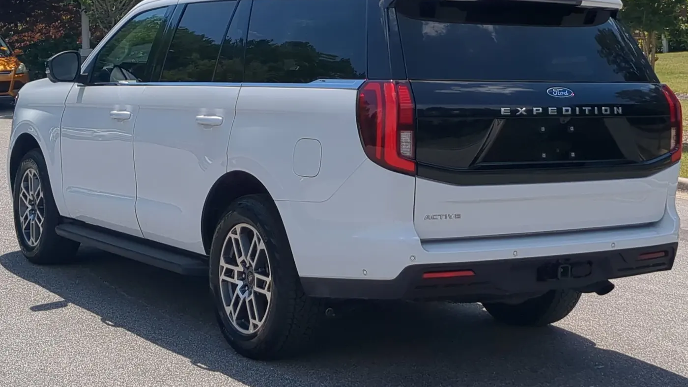 2025 Ford Expedition Active