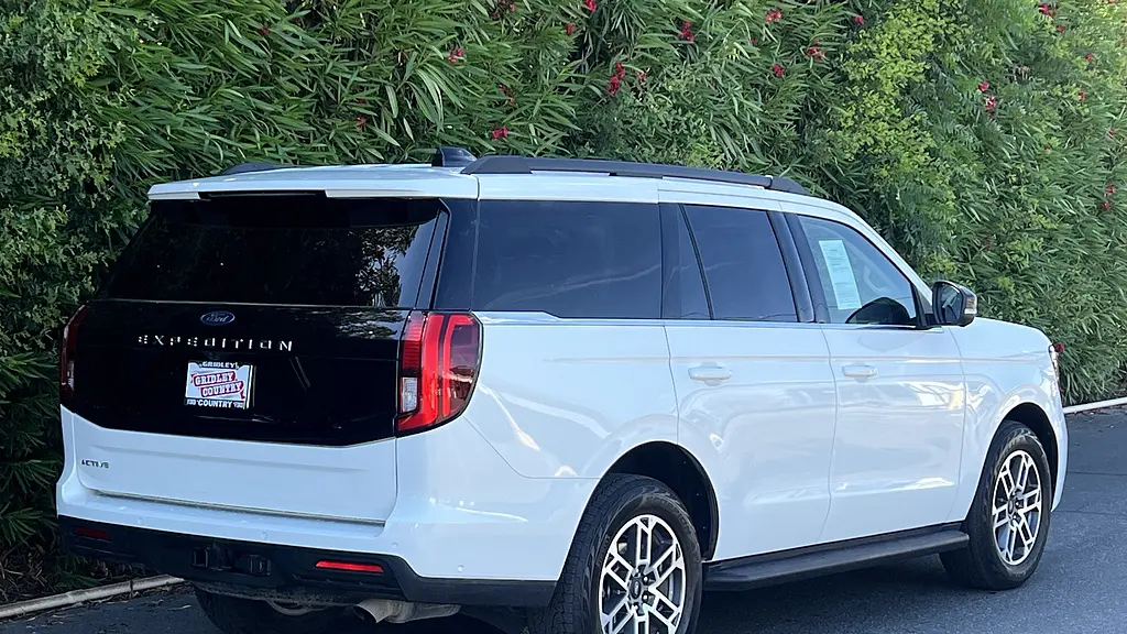 2025 Ford Expedition Active