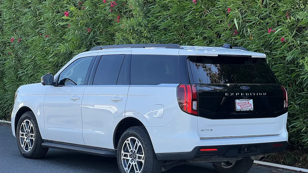 2025 Ford Expedition Active