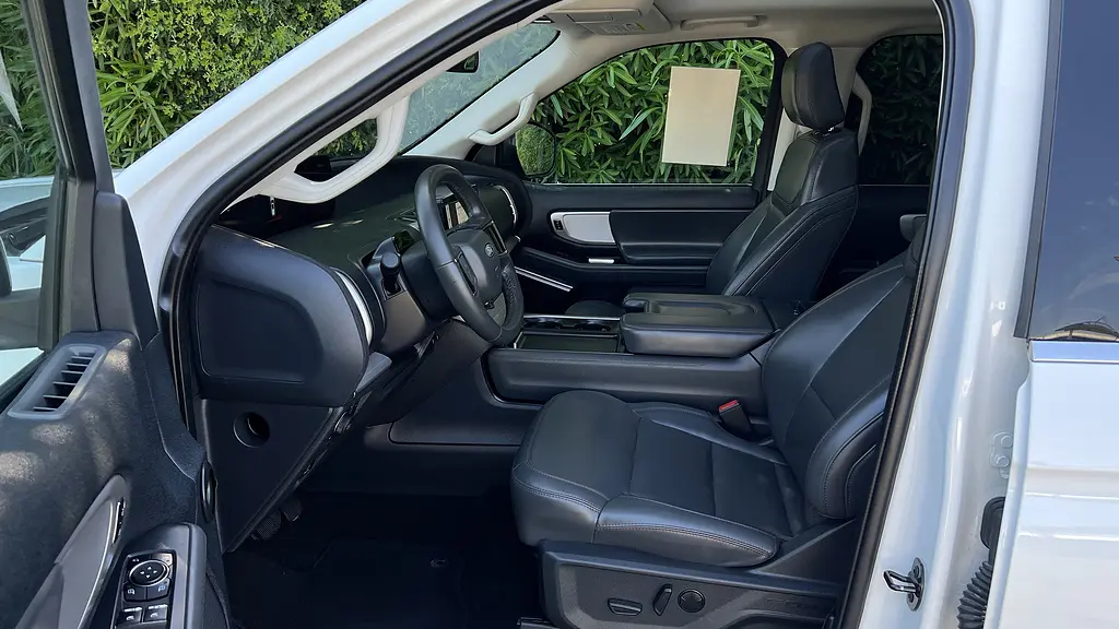 2025 Ford Expedition Active