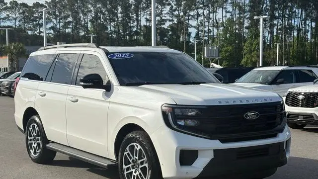 2025 Ford Expedition Active