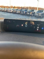 2025 Expedition Thumbnail 18