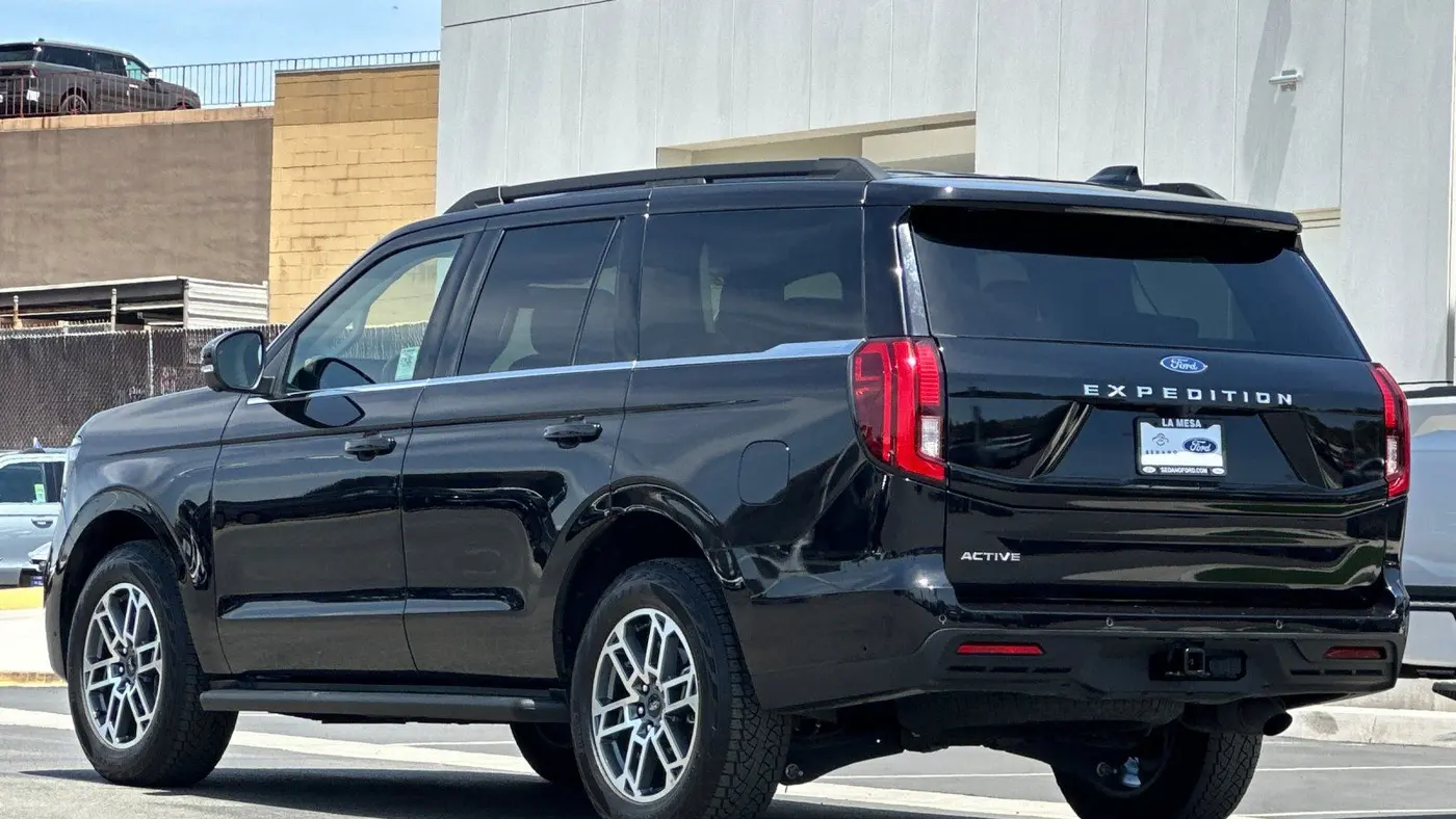 2025 Ford Expedition Active