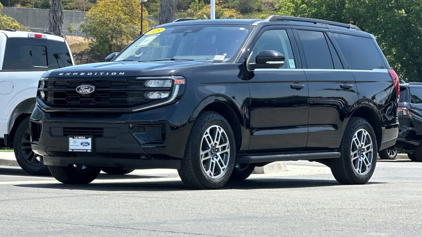 2025 Ford Expedition Active