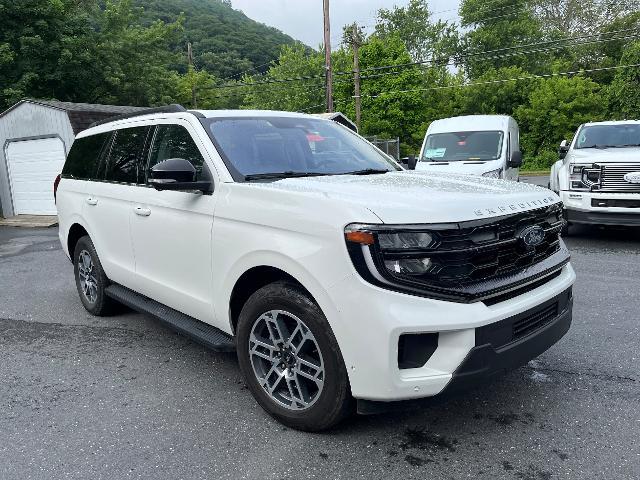 2025 Ford Expedition - $53,800