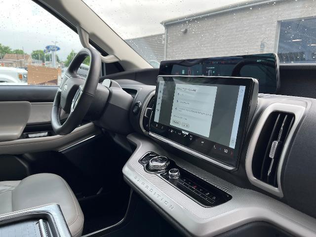 2025 Ford Expedition - $53,800