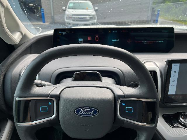 2025 Ford Expedition - $53,800