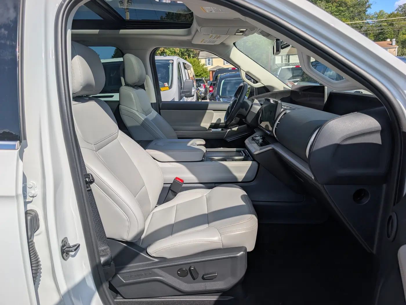 2025 Ford Expedition - $54,500