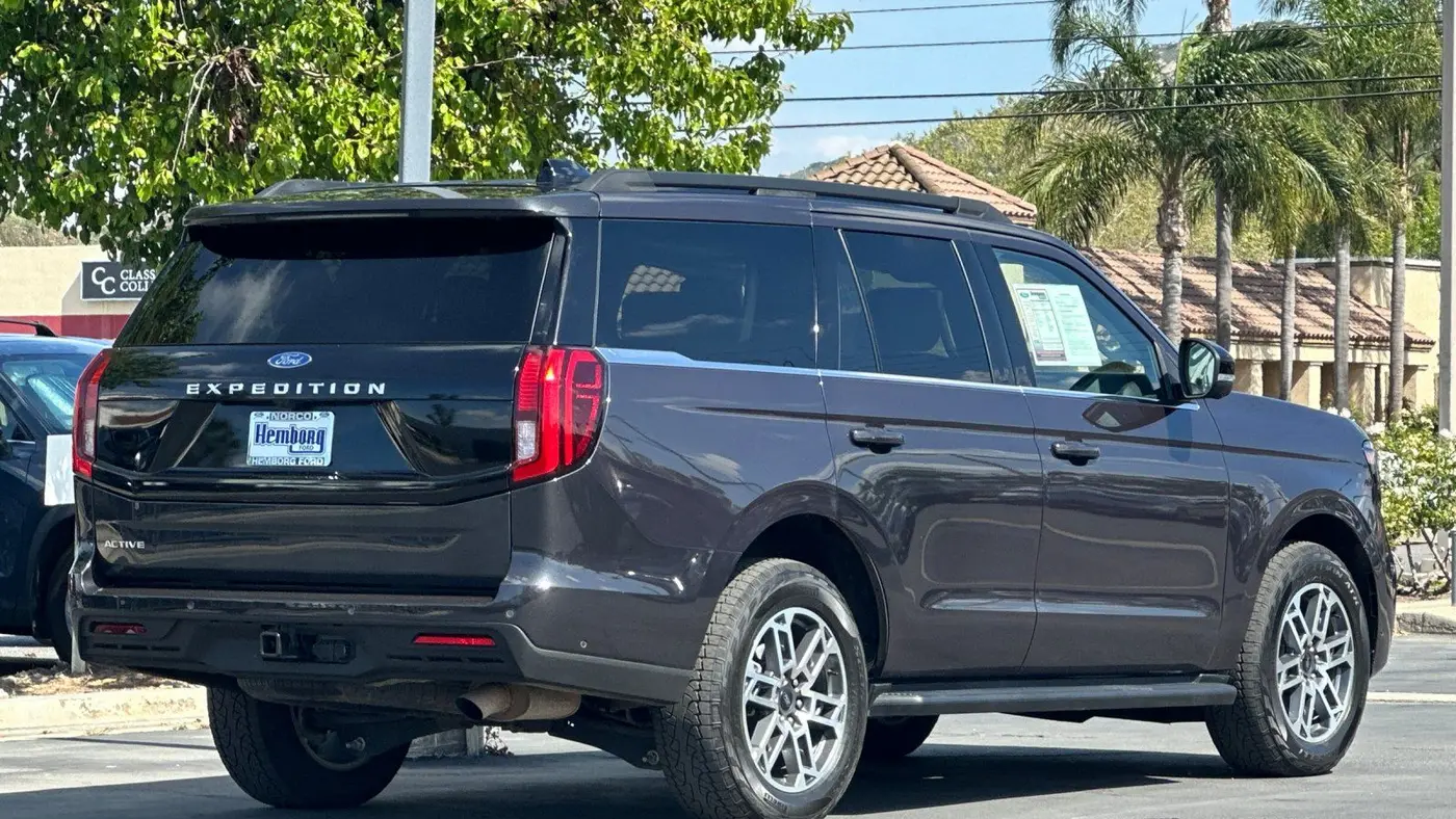 2025 Ford Expedition Active