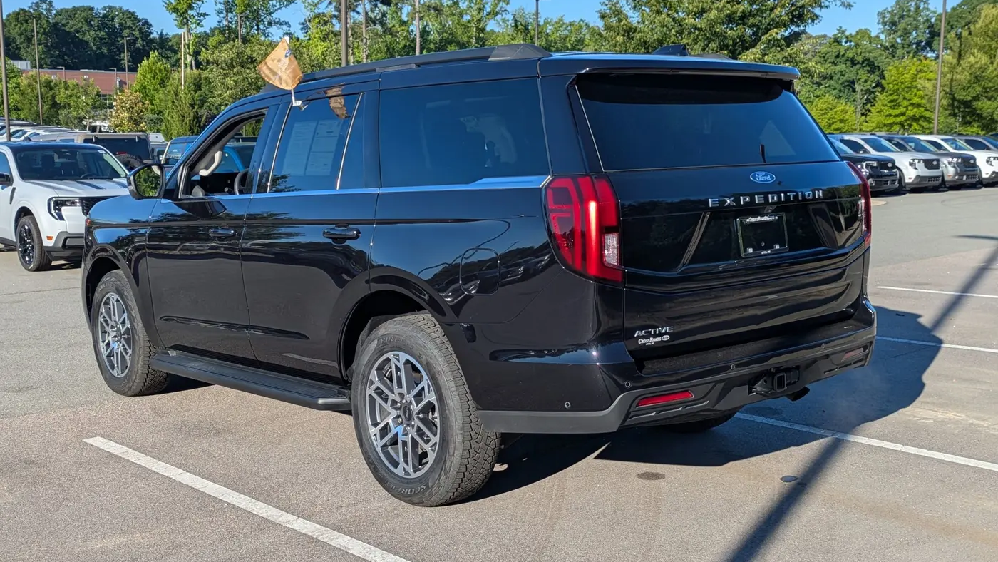 2025 Ford Expedition Active